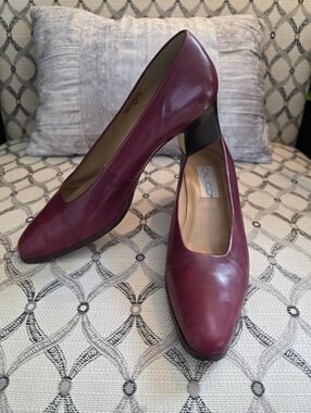 Calico Burgundy Pumps Size 8